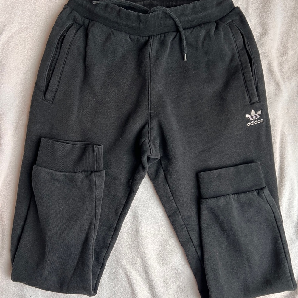 Adidas blackTrefoil Essentials sweatpants with zipper pockets Size S